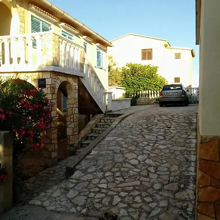 Frani 2 Apartment