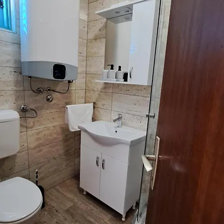 Frani 2 Apartment