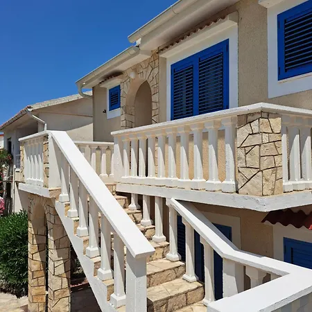 Apartman Frani 2 Pag Town