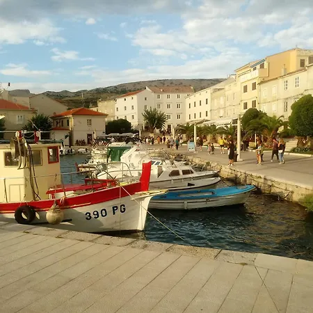 Frani 2 Pag Town